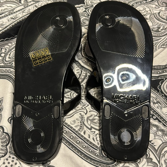 NWOT Michael Kors Jelly Sandals size 8M - Picture 2 of 3